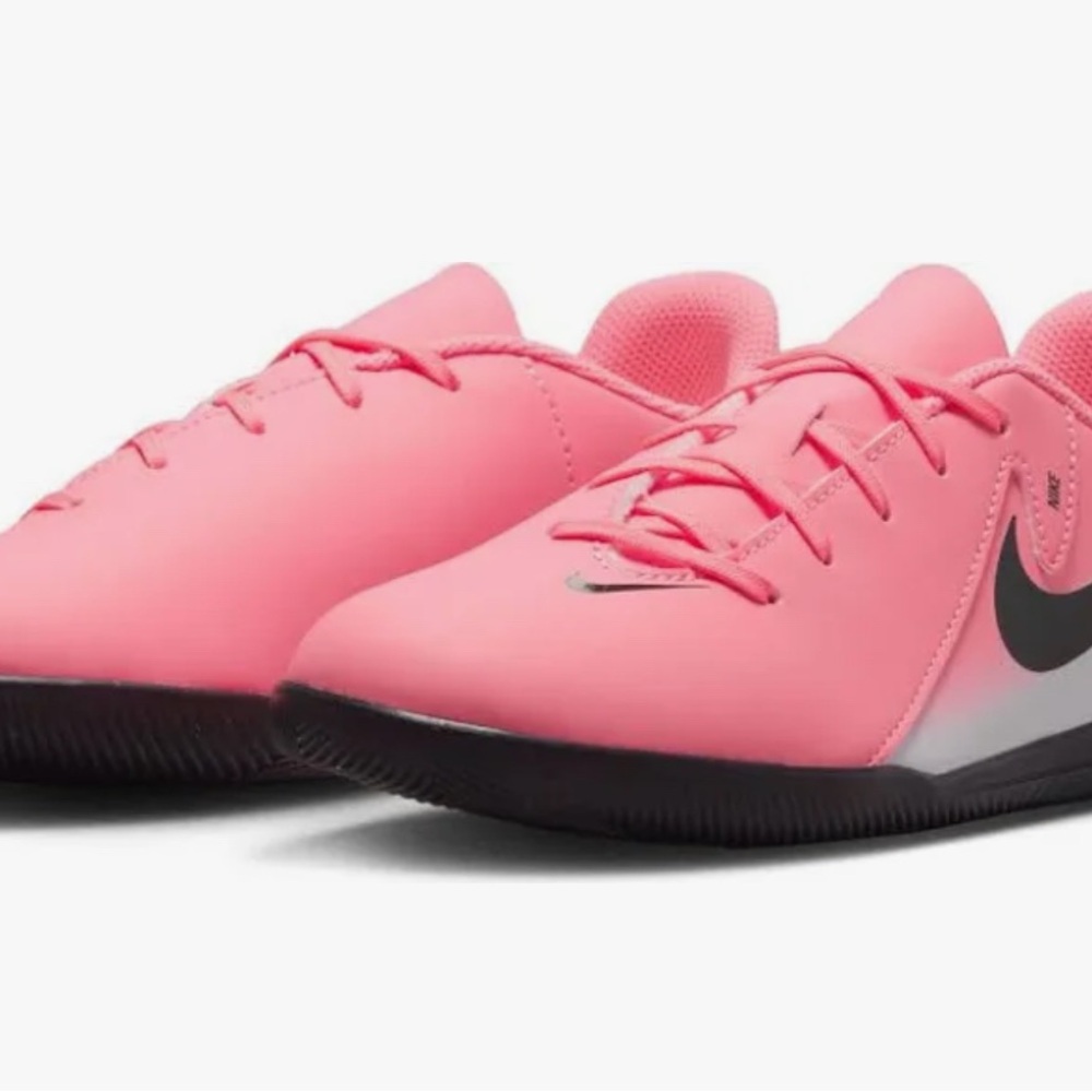Nike Kids' Phantom GX II Club IC GS cleats